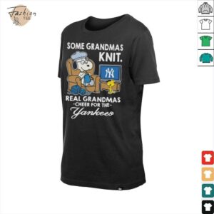 Official Snoopy And Woodstock Some Grandmas Knit Real Grandmas Cheer For The New York Yankees Sofa TV T shirts1
